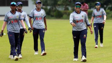 womens_cricket.jpg