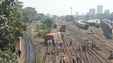 Container train derails at Kamalapur, disrupts services