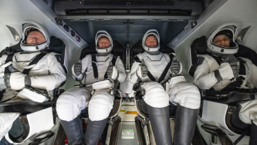 astronauts.jpg