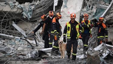 afp_20250330_38et6v7_v2_preview_topshotthailandmyanmarquake.jpg