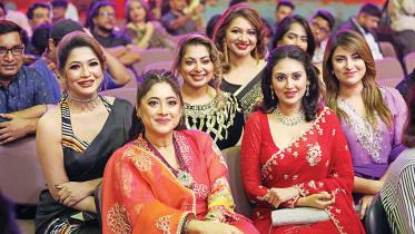 beauties-galore-heartthrobs.jpg