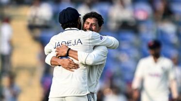 afp_20251011_78f983k_v1_midres_crickettestindwis.jpg