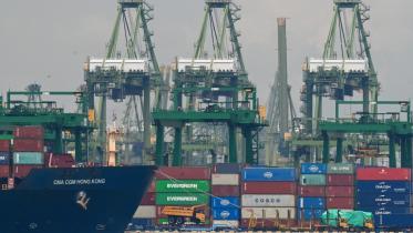 afp_20251017_79422fq_v1_midres_singaporeeconomytrade.jpg