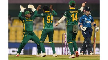 afp_20251029_82dw8pq_v1_highres_cricketiccwomenwc2025odiengrsa.jpg