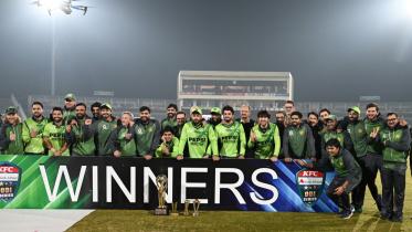 afp_20251116_847y89e_v1_midres_cricketpaksriodi.jpg