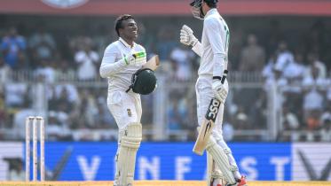 afp_20251123_84vw8wl_v1_midres_cricketindrsatest.jpg