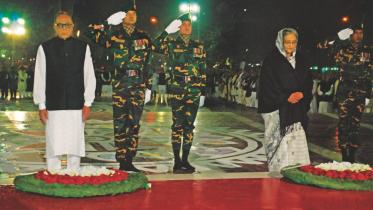 placing-wreaths-01.jpg