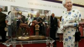Queen Elizabeth 