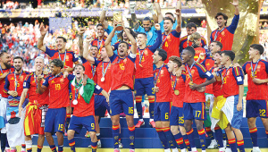 Spain-players-celebrate.jpg