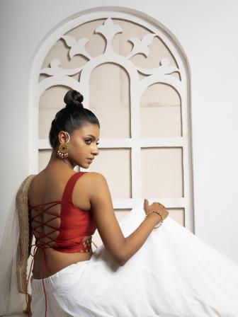 Breaking down the backless style