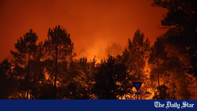 Incêndios florestais mortais em partes da Europa forçam milhares de pessoas a fugir de suas casas
