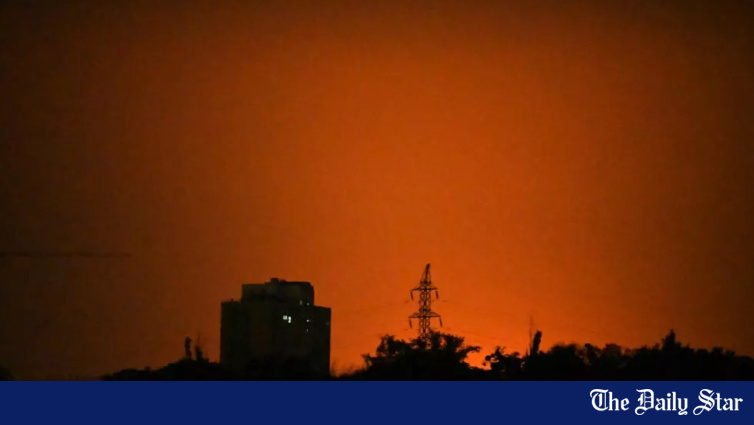 Rússia lança ataque mortal em Kyiv após ataque a armazém em Moscou