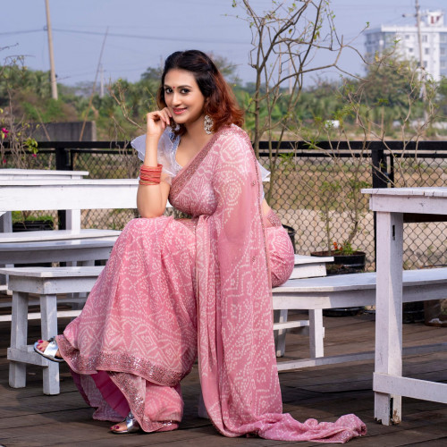 Kusum Shikder shines in her directorial debut with ‘Shoroter Joba’ Kusum Shikder shines in her directorial debut with ‘Shoroter Joba’