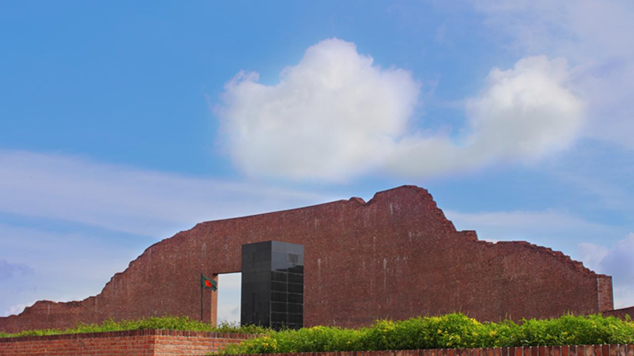 martyrs_intellectual_monument_at_rayerbazar_0.jpg